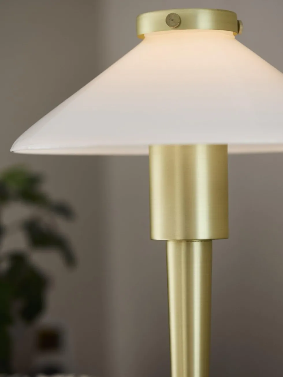 August 34cm bordslampa