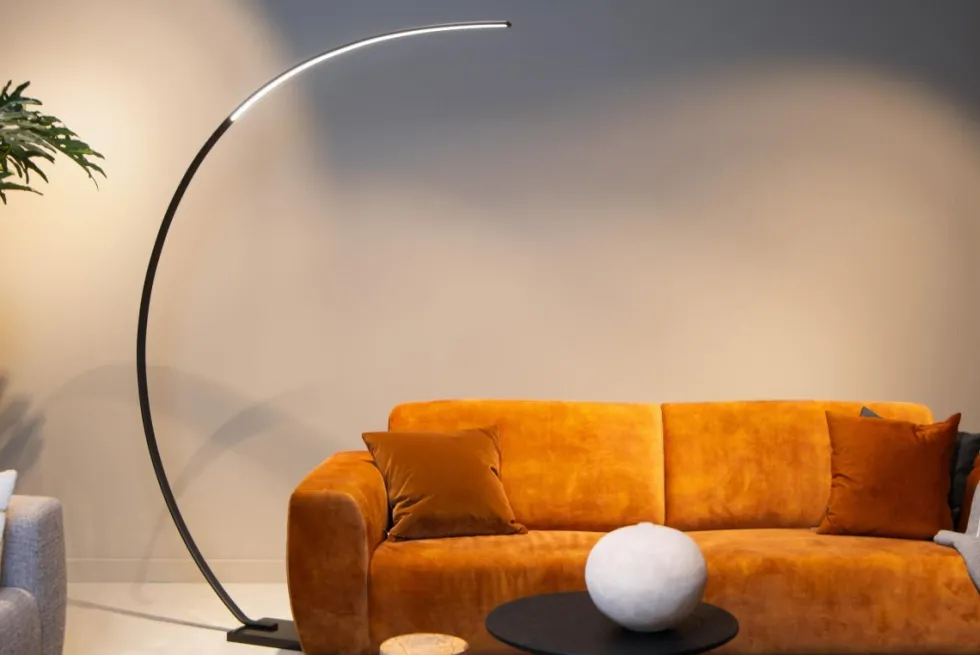 Curve golvlampa
