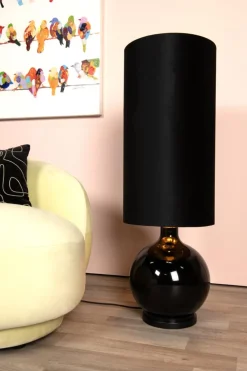 Esterad golvlampa