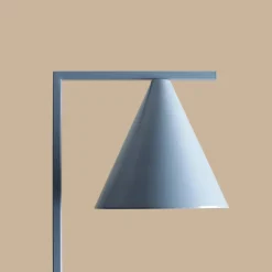 Form 1 golvlampa