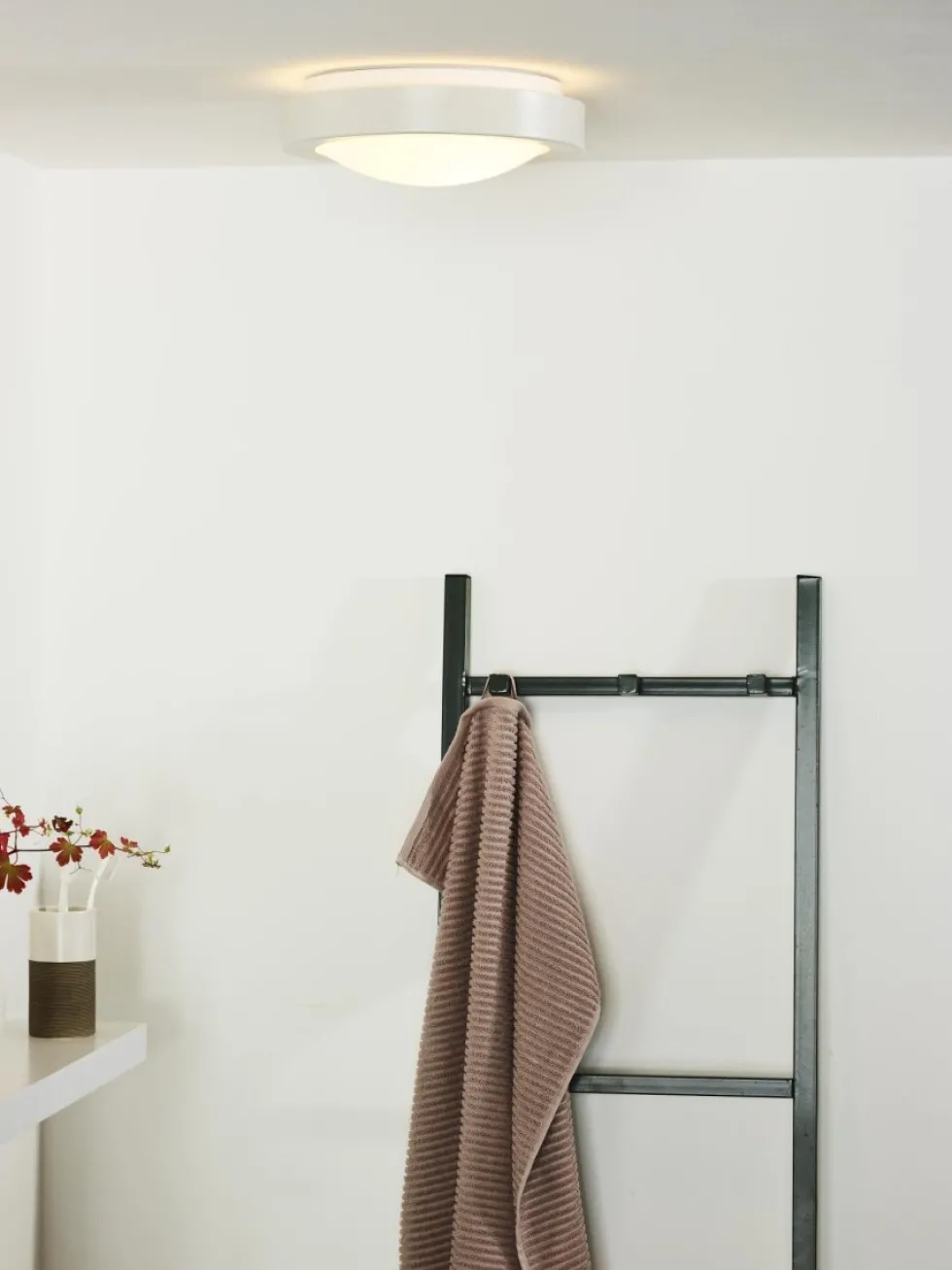 Fresh Ø27 badrumslampa