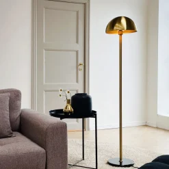 Menton golvlampa