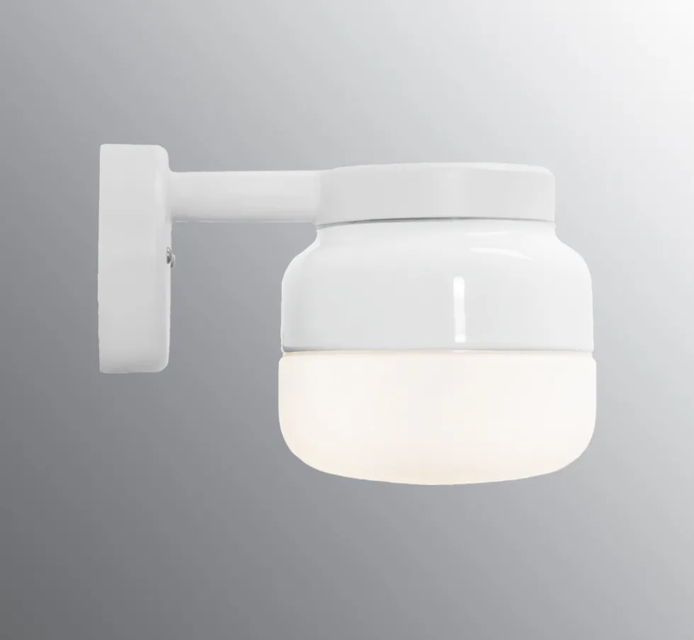 Ohm Wall 140/150 badrumslampa