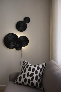 Omega 70cm vägglampa