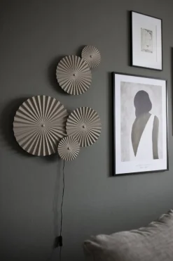 Omega 70cm vägglampa