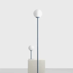Pinne golvlampa