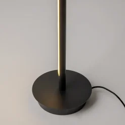 Thin golvlampa