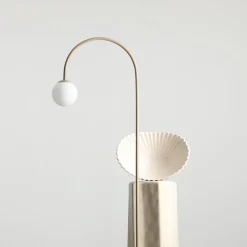 Una golvlampa